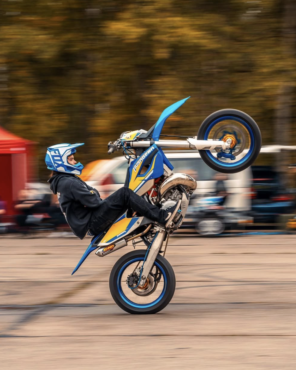 Milchshake alias Melvin, Stuntfahrer beim MOTOMASH x VOLTHEADS Event